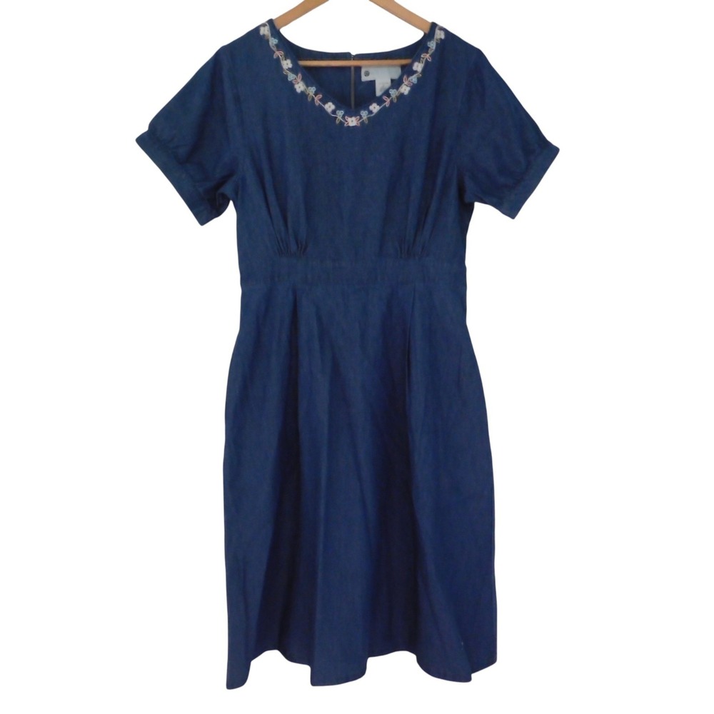 NEW Womens Denim Dress Short Sleeve Embroidery Flowers Knee Length Sz Medium